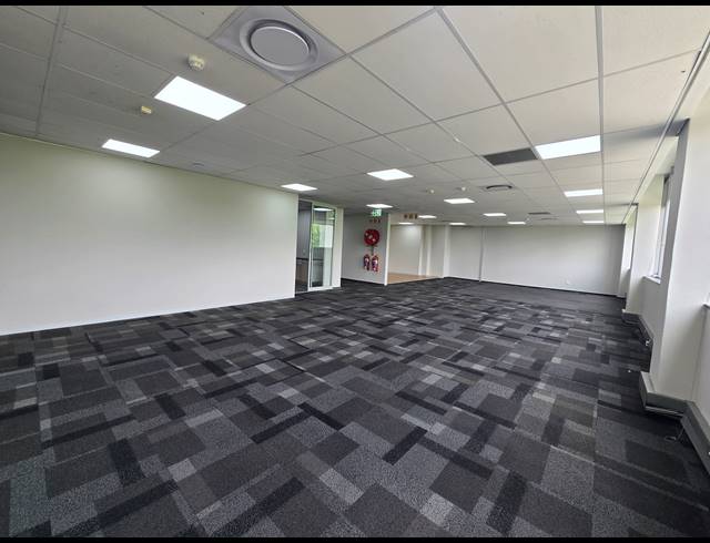 665M² OFFICE TO LET IN MAGALIESSIG
